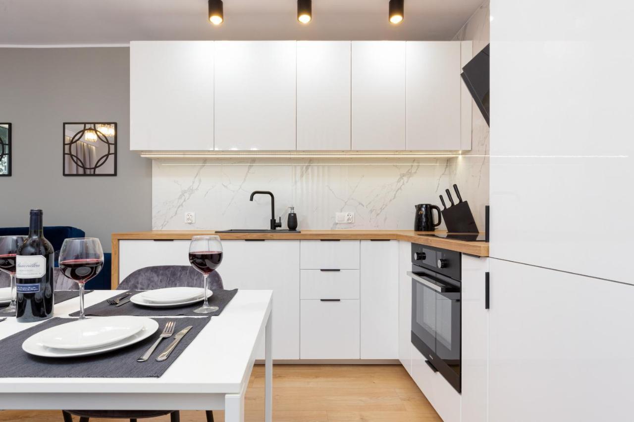 Beautiful Two-Bedroom Apartment Warsaw Bielany By Noclegi Renters Luaran gambar