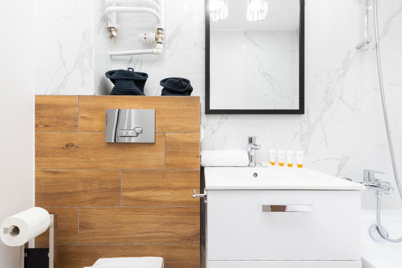 Beautiful Two-Bedroom Apartment Warsaw Bielany By Noclegi Renters Luaran gambar